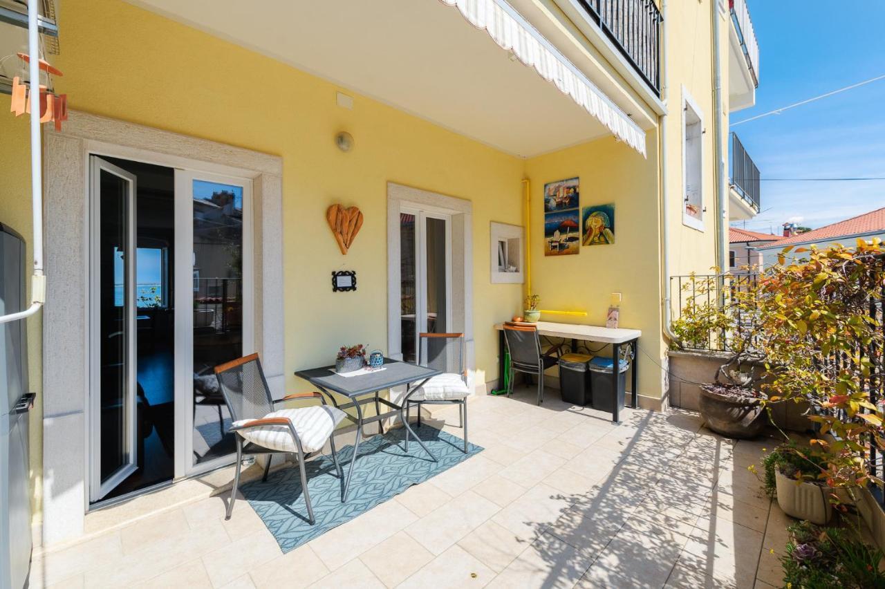 Apartment Nina Porec Exterior photo